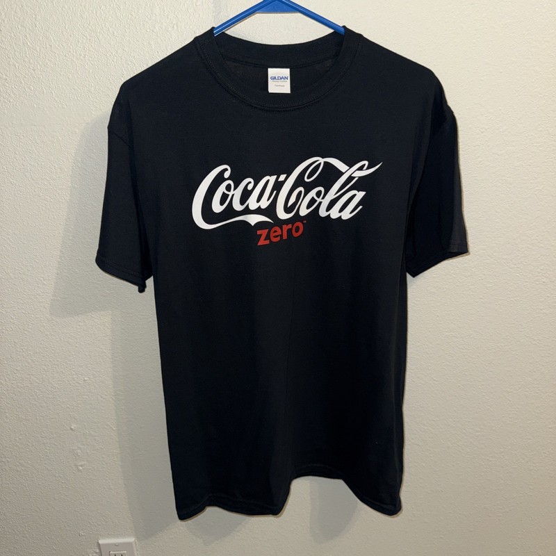 Gildan Mens Coca-Cola T-Shirt M Black Short Sleeve Heavy Cotton Graphic Tee Top