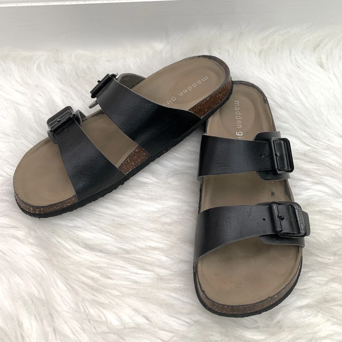 Steve madden black leather deals sandals