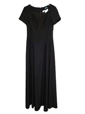 Southeastern Performance Apparel Full Length Short Sleeve Black Dress - Size 8
