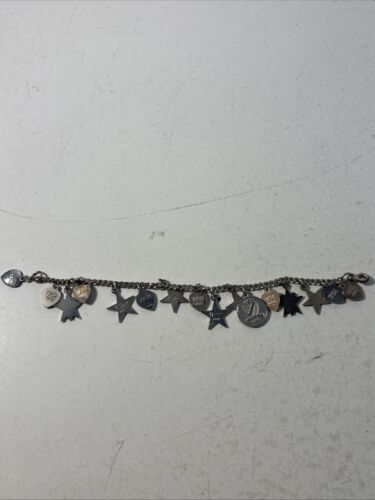 16 dijes cargados 925 de plata de ley años 1950-60 de colección. Pulsera Sorority Sweetheart - Imagen 9 de 14