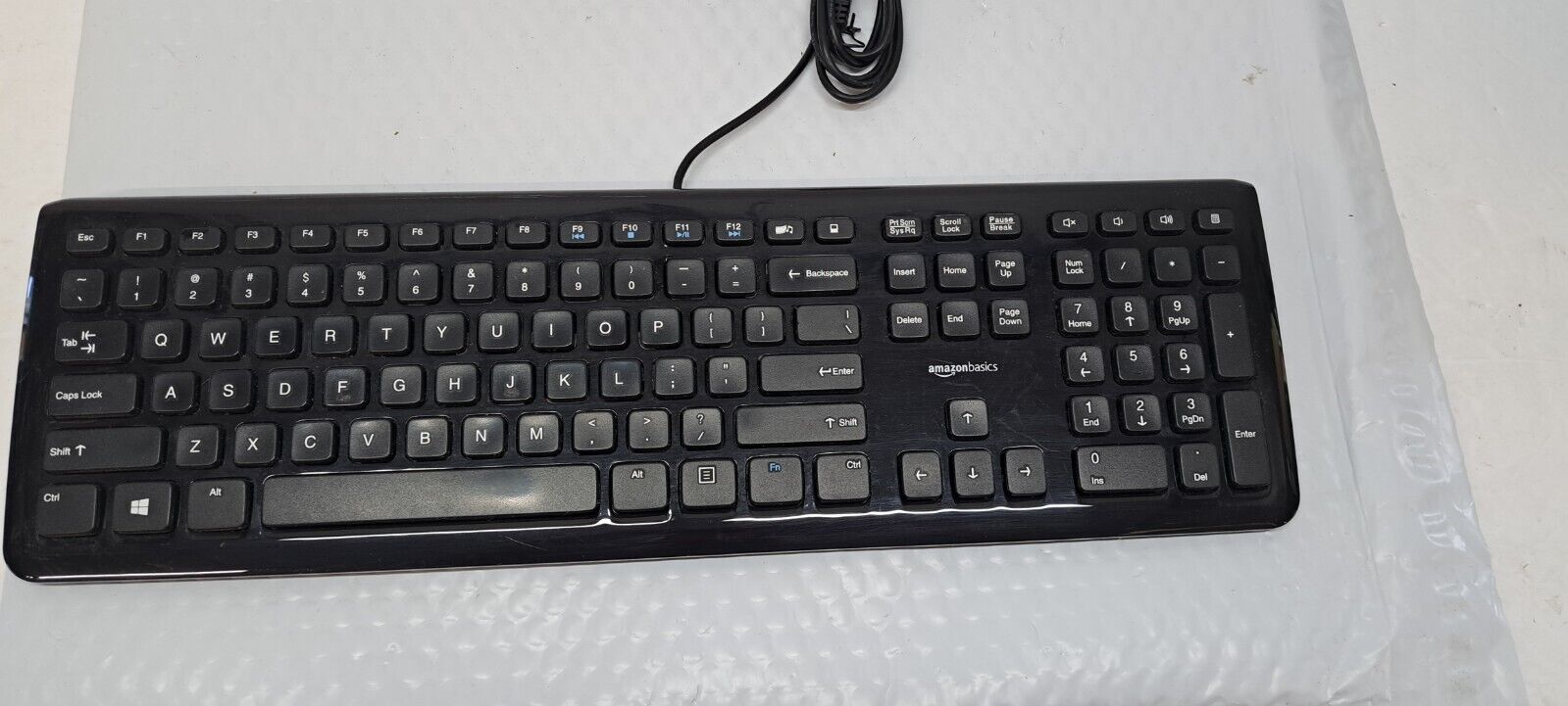 Amazon Basics USB Wired Black Keyboard Model KU-0833 Very Good 8/9 1