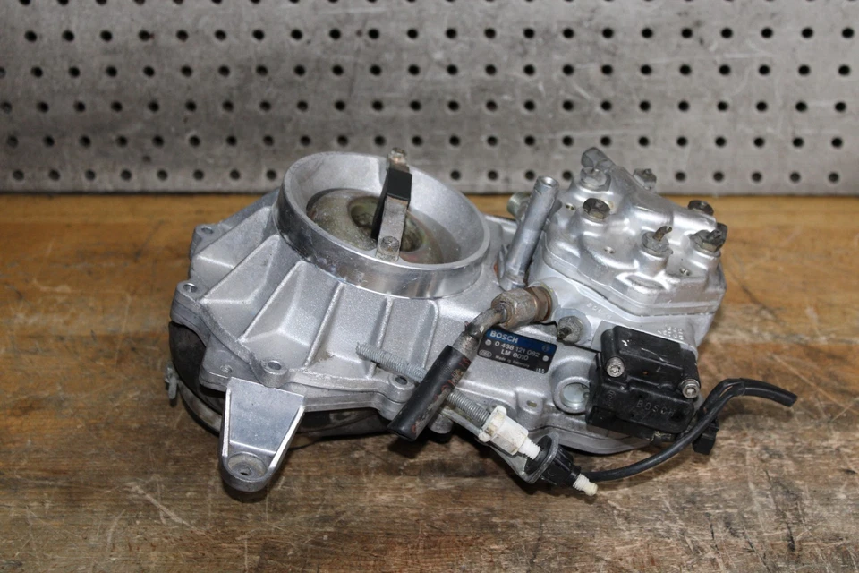 1991 Mercedes Benz 300 Fuel Distributor 0438101044 0438121082 2.3 - Image 2 of 4