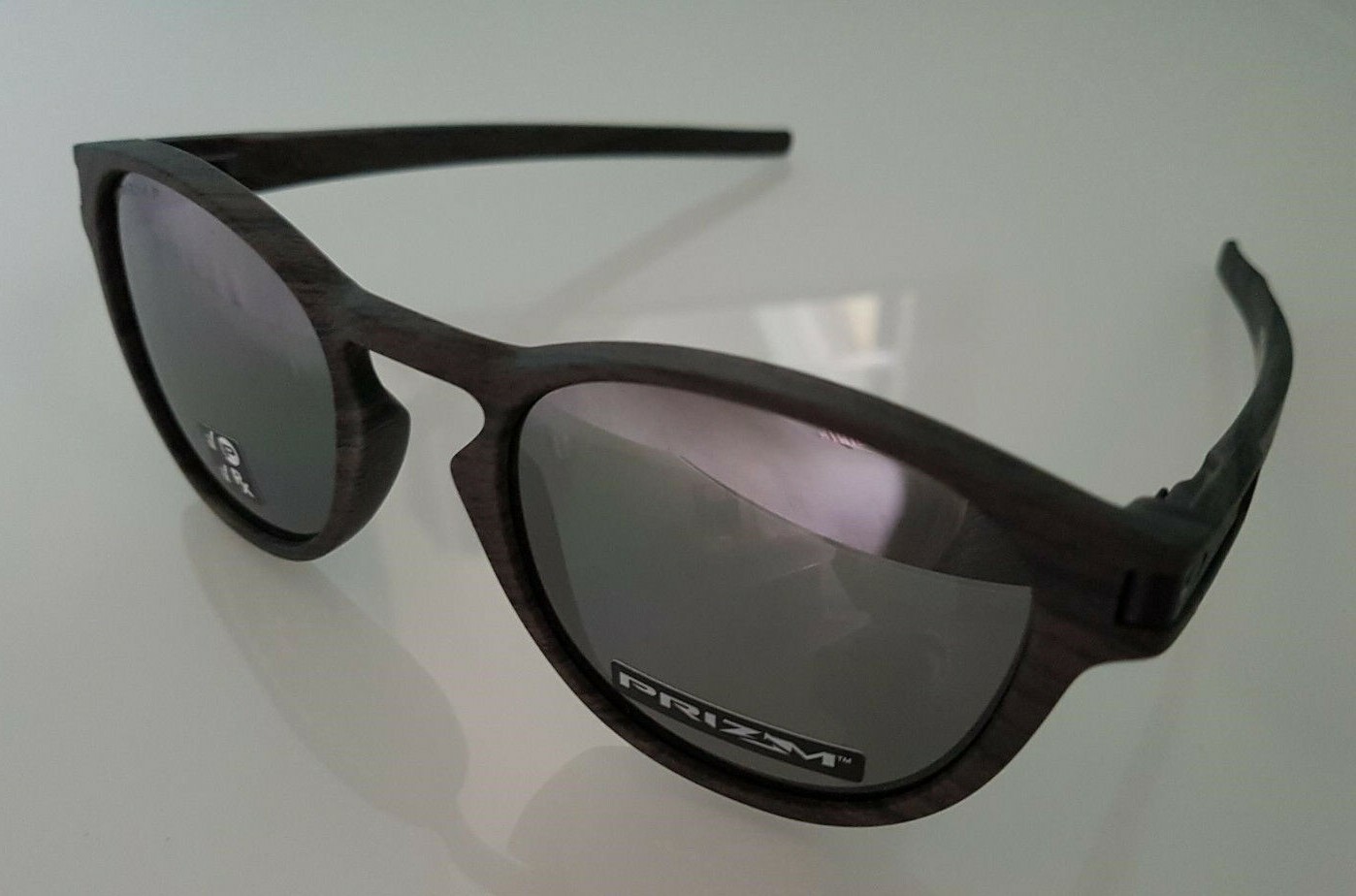oakley latch black