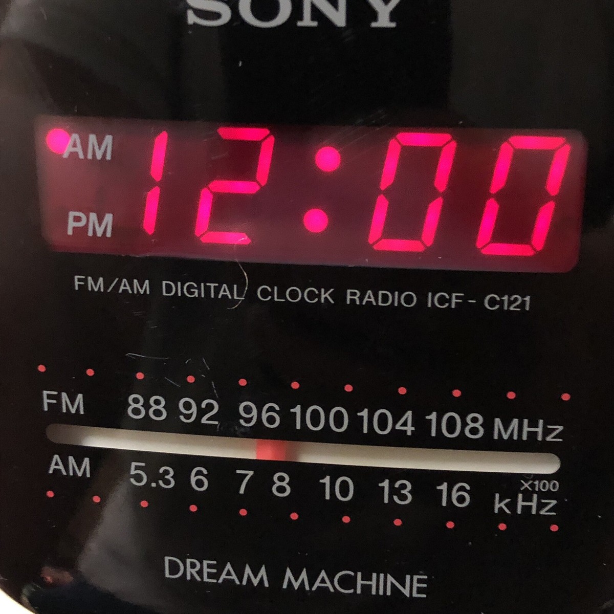 Sony Dream Machine ICF-C121 Alarm Clock Radio White Square Cube