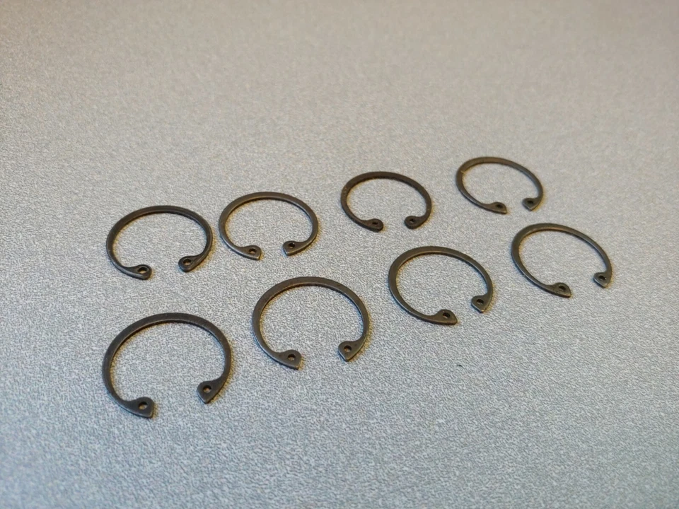 NICE SET 8 USED ORIGINAL PORSCHE 356A 356B 356C 356SC PISTON WRIST PIN CIRCLIPS - Image 2 of 2