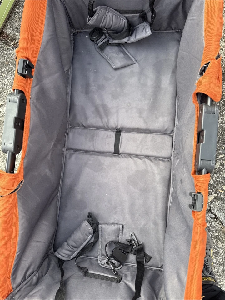 Cochecito todo terreno Jeep Sport de Delta Children gris hoguera Foto 4 de 4