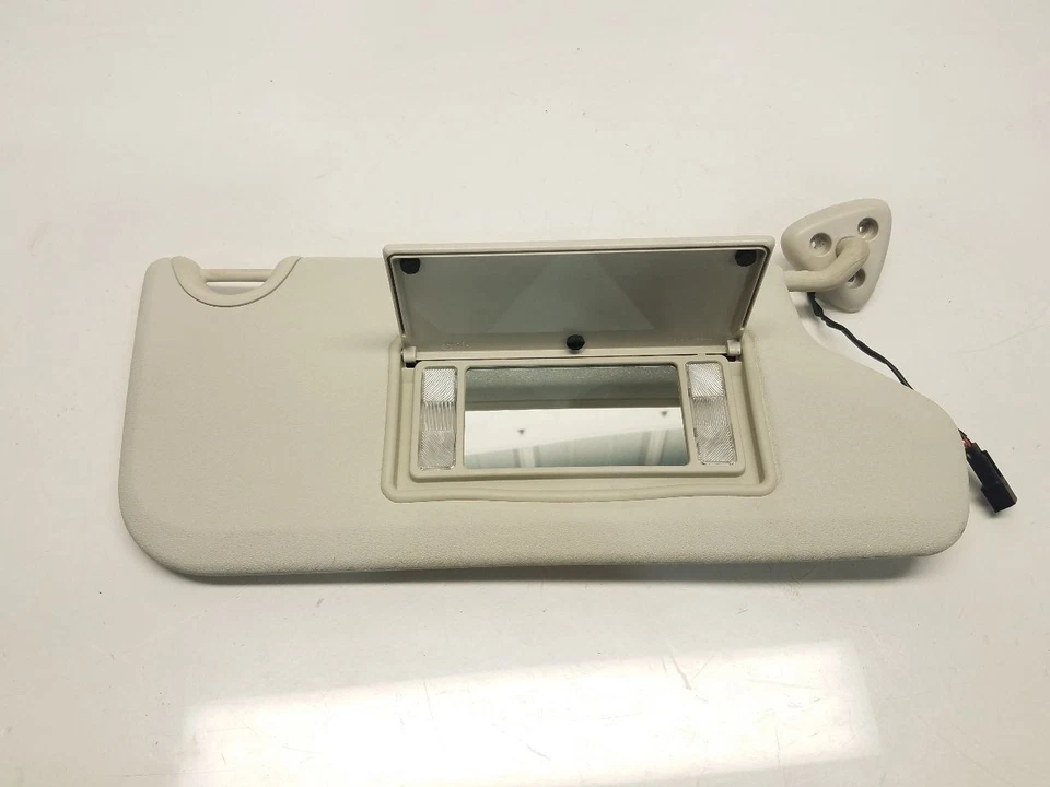 2009-10 Dodge Journey пассажирский правый солнцезащитный козырек с подсветкой *коричневый винил* - Изображение 2 из 4