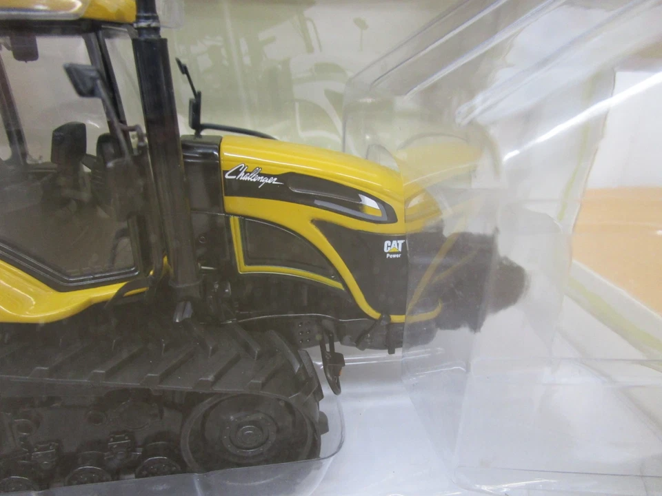 CAT Challenger MT765C tractor NORSCOT 1/32 farm box diecast toy Caterpillar Z - Image 3 of 4