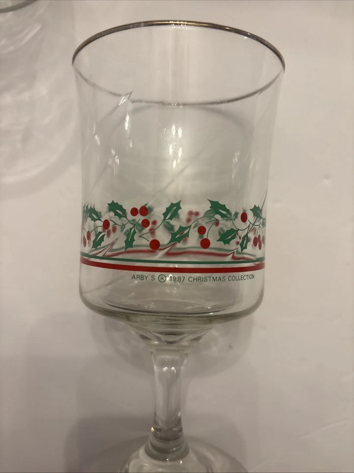 JUEGO DE 2 COPAS CON TALLO DE BAYAS DE ACEBO ARBY'S 1987 NAVIDAD Foto 2 de 3