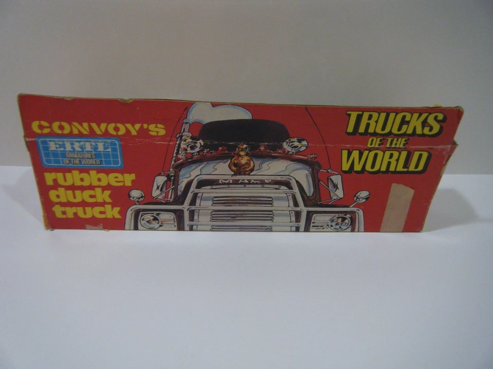 Ertl Convoy's Rubber Duck 1/64 Trucks of the World Mack Tanker Truck Movie #1440 - Image 3 of 4