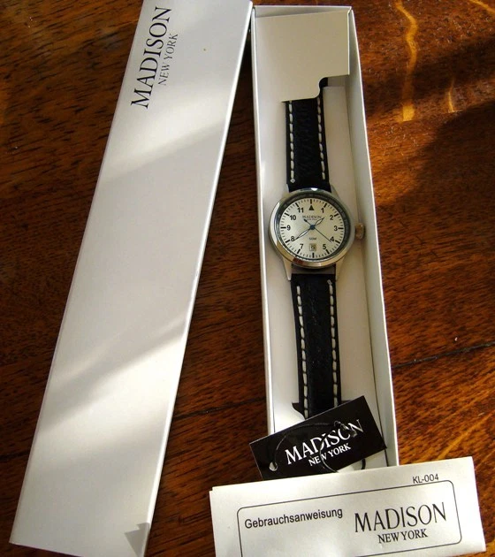 Madison New York - schöne Armbanduhr mit Quarzwerk - NEU in Geschenketui - Bild 3 von 4