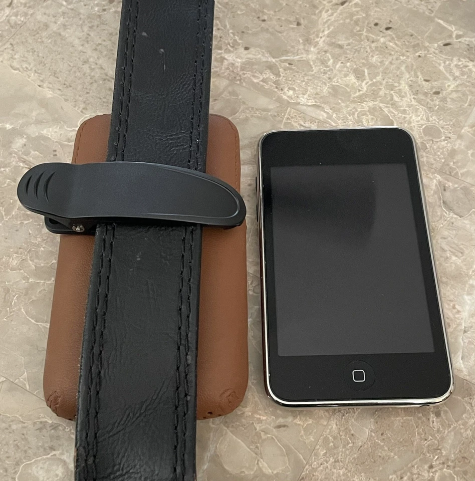 Funda protectora de cuero moldeado con clip para cinturón para iPod-iPhone Touch 4 Foto 2 de 4