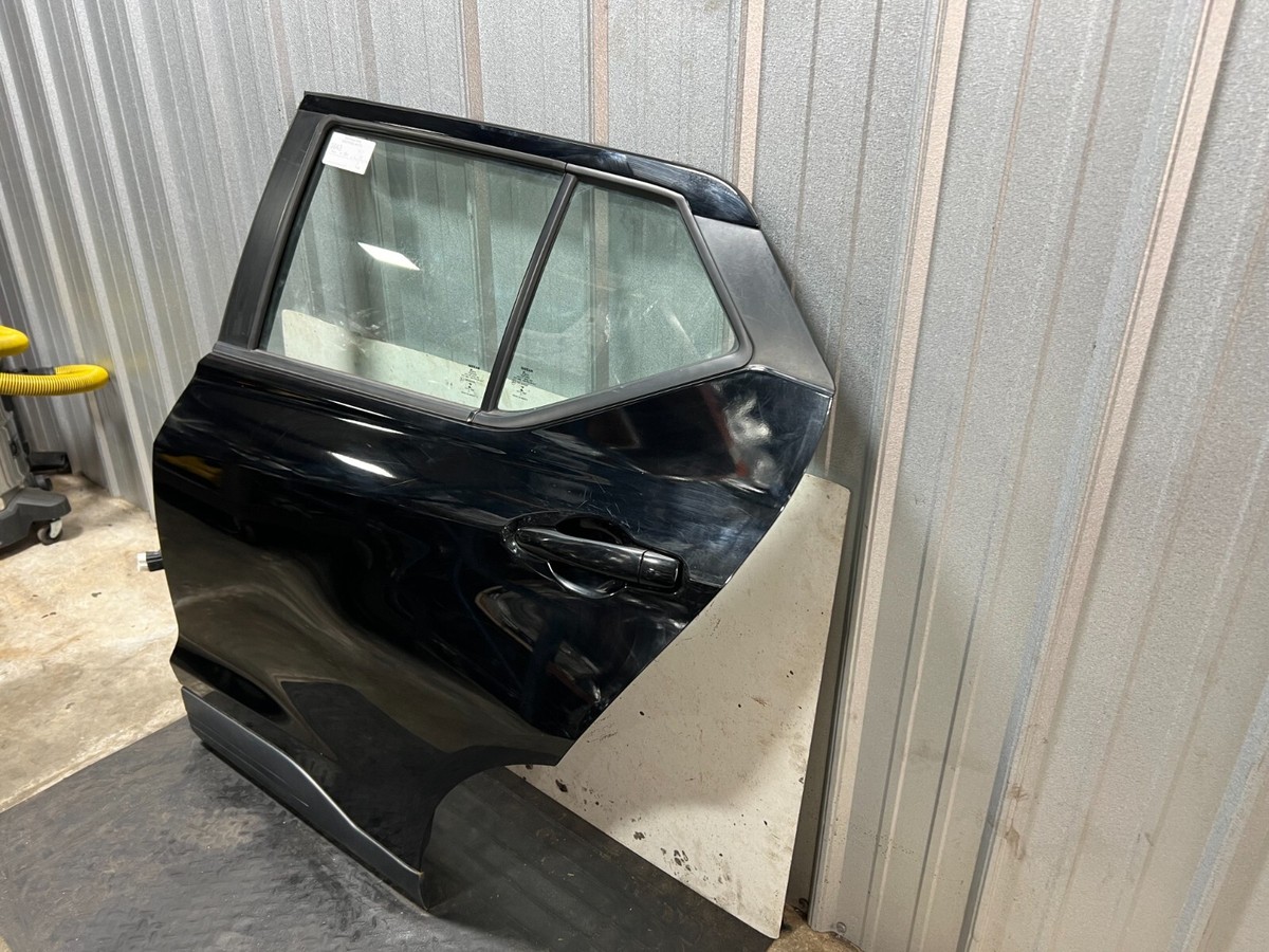 Kiha 様 2017-2023 NISSAN KICKS SV REAR LEFT DRIVER SIDE DOOR COLOR - KH3