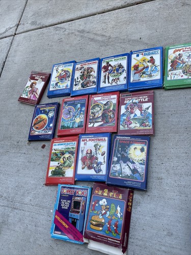 Lot of 15 +2 Vintage 1980s INTELLIVISION GAMES + Books & Original Boxes Overlays - Picture 1 of 9