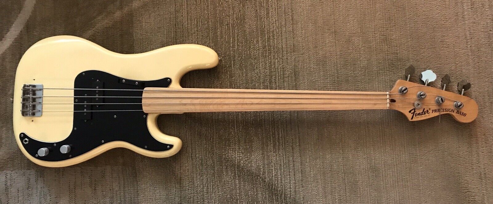 Fender precision bass fretless vintage 1976 Near Mint