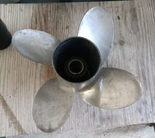 Eliche acciaio 4 pale P 17 VENSURA MERCURY E YAMAHA DA 150CV A SALIRE