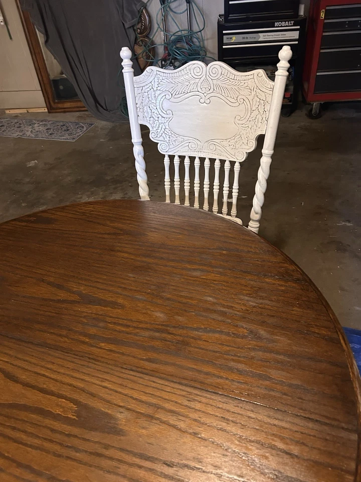 Table And 4 Chairs.  Oak With Walnut Finish And White Painted Base And Chairs. - Image 3 of 4