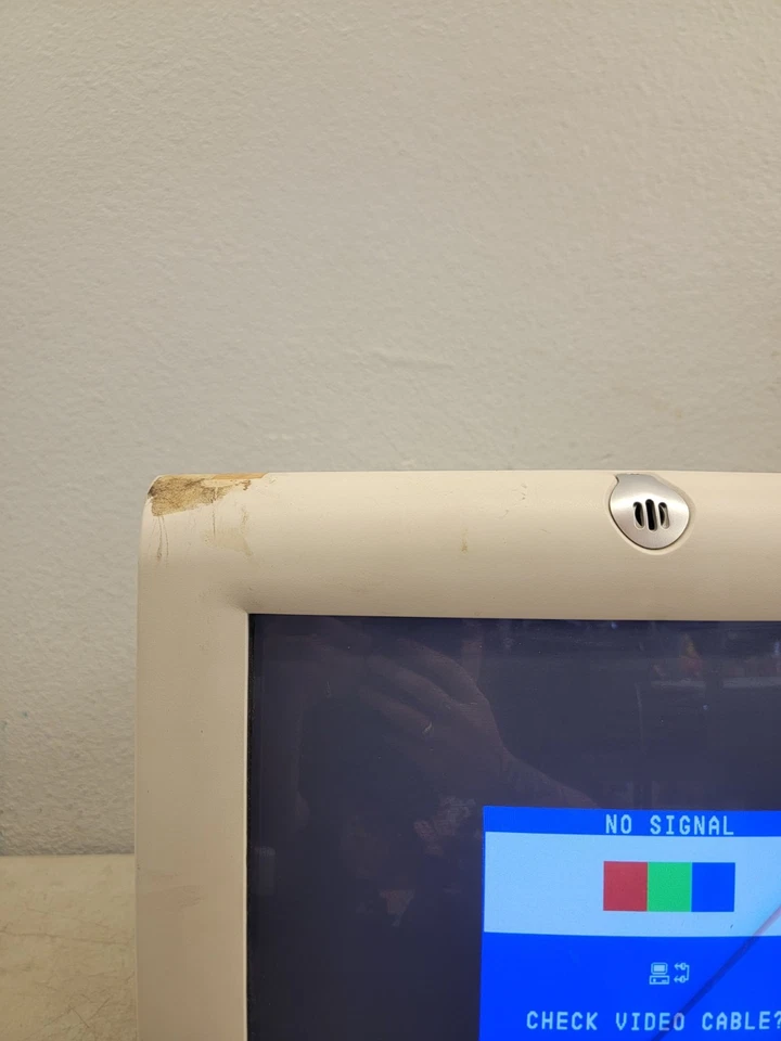 Compaq MV540 15-inch CRT VGA Gaming Monitor Retro - Image 3 of 4