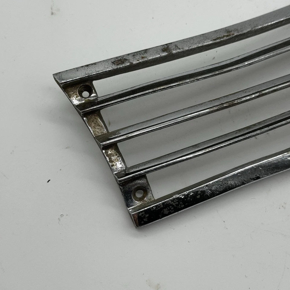 Porsche 911 912 1965 4 tornillos bocina parrilla lado derecho cuatro pernos SWB Foto 2 de 4