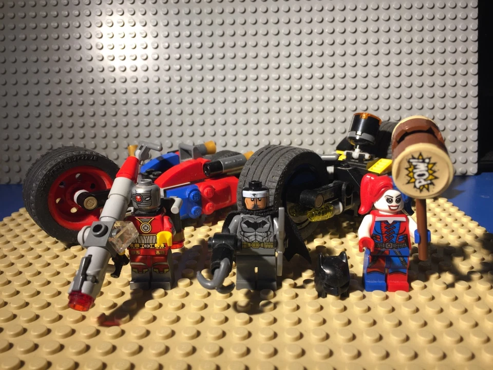 LEGO DC 76053 Batman: Gotham City Cycle Chase, photo 2 sur 3