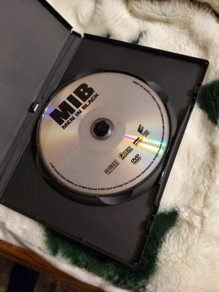 Men In Black 4 Movie Collection DVD  Tommy Lee Will Smith Chris Hemsworth - Image 4 of 4