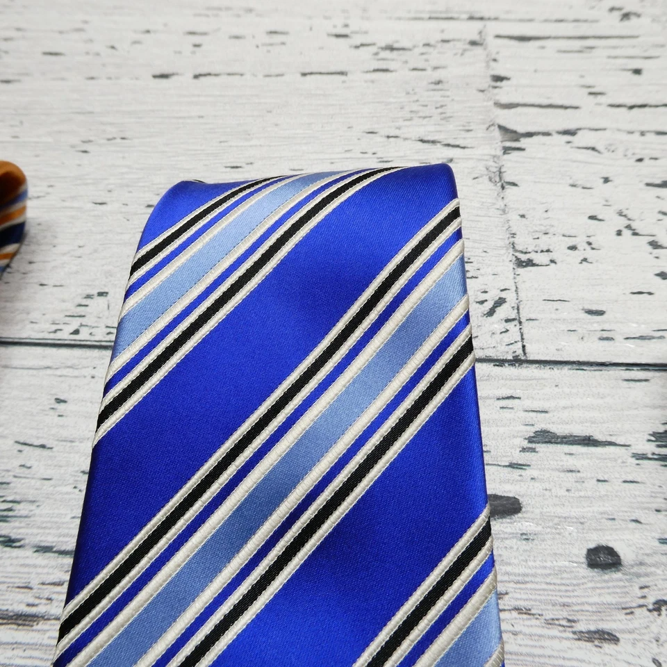 Conjunto de corbatas clásicas hechas a mano a rayas de seda Countess Mara para hombre paquete de 4 Foto 4 de 4