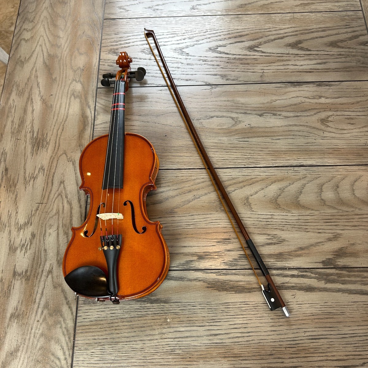 Palatino 3/4 size violin with free bow and black hard fabric case