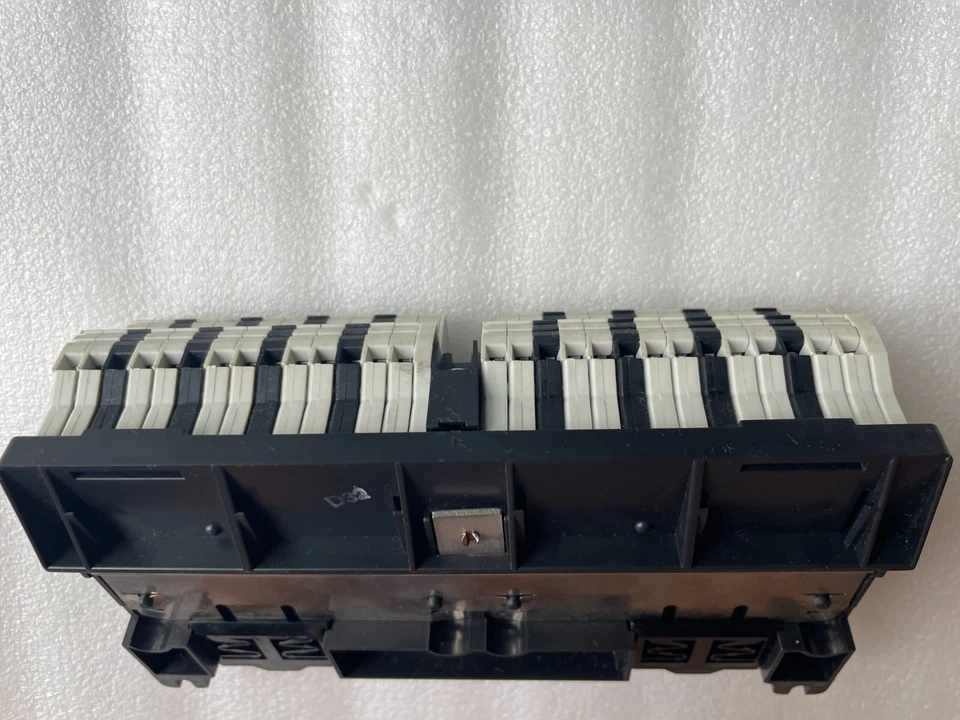 GE FANUC PLC iC670CHS002E I/O Base 2 Tier Box Terminal, i670CHS002E / GE FANUC - Image 4 of 4