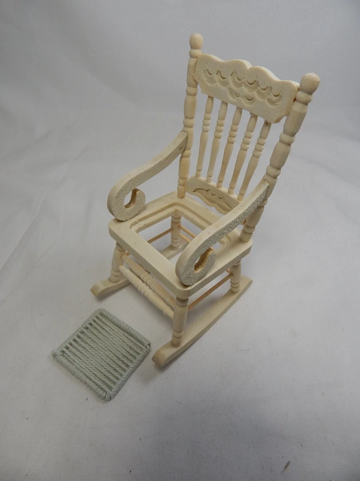 Casa de muñecas miniatura #Z212-M escala 1:12 mecedora mecedora sin pintar con alfombra Foto 2 de 4