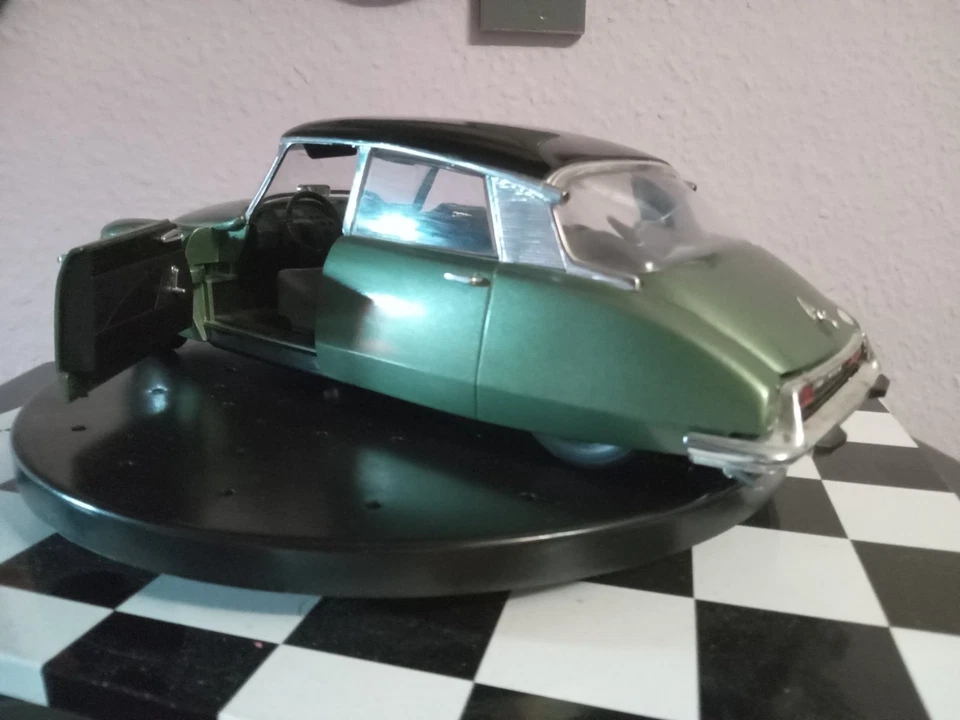 Solido Modellauto 1:18, Citoen DS 19 "Pallas" die göttliche grün/schwarz, TOP - Bild 3 von 4