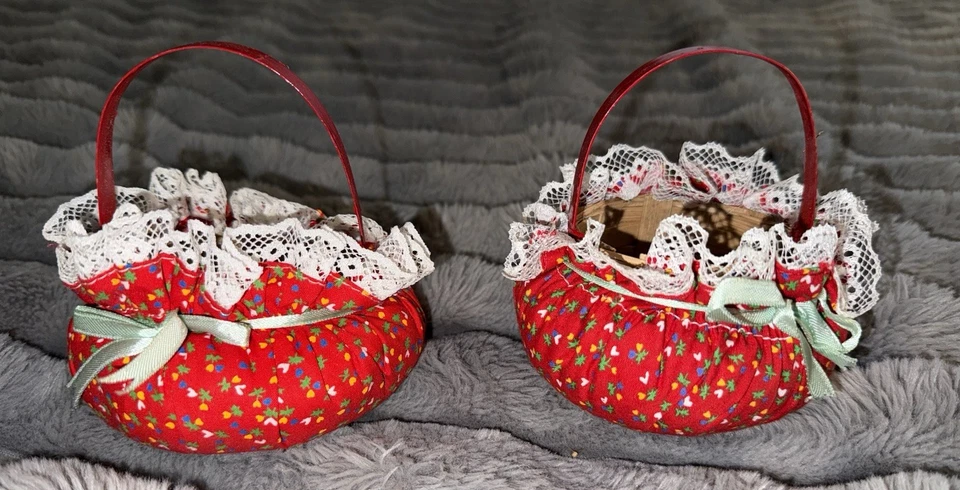 "2 cestas navideñas vintage hechas en casa miniatura de encaje y tela roja de 5""" Foto 3 de 3