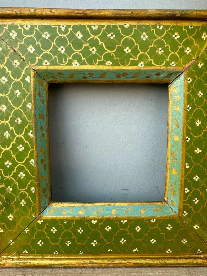 Linda moldura de parede antiga de madeira pintada à mão - Imagem 3 de 4