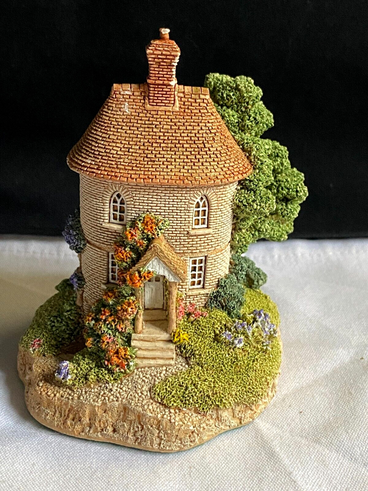 Lilliput Lane - Tea Caddy Cottage
