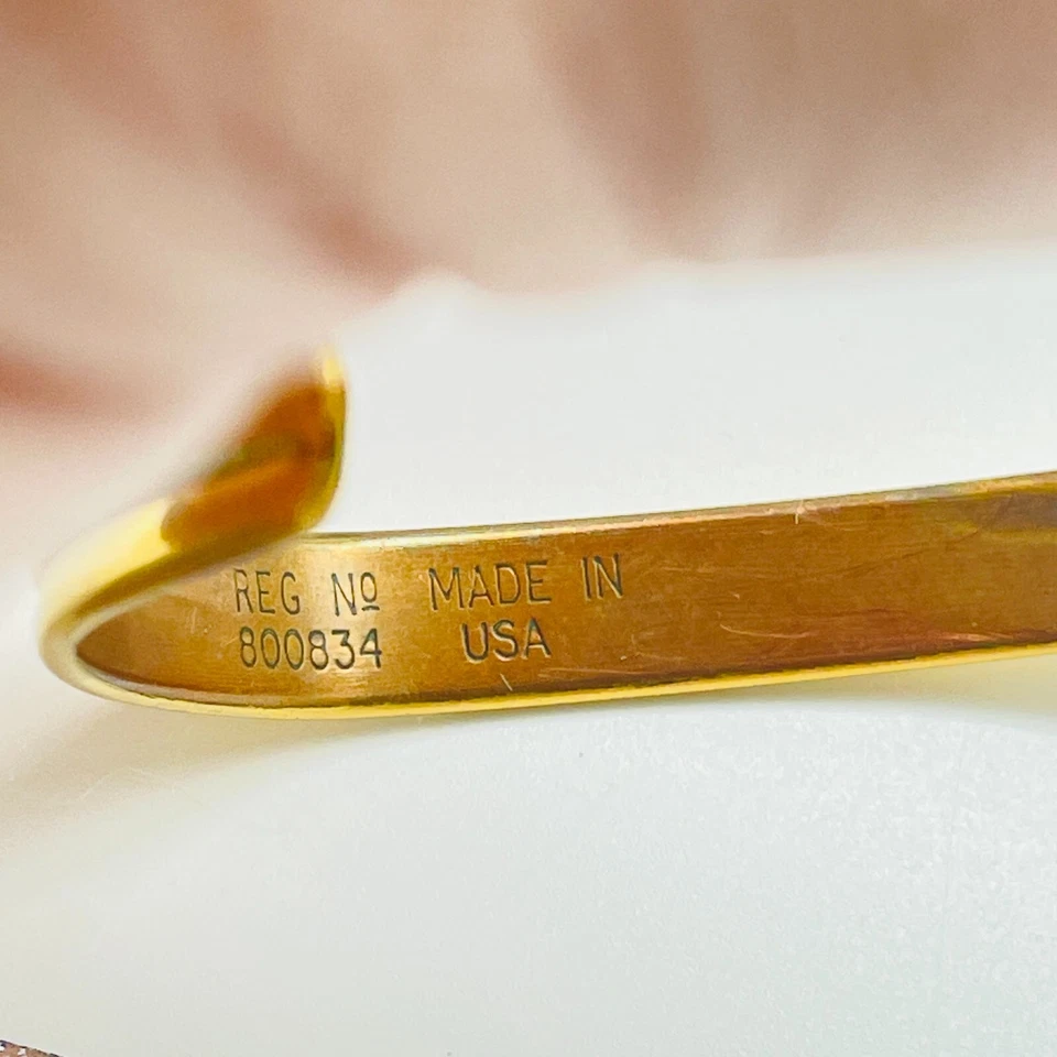 Brazalete Brazalete Ajustable Acanalado SABONA LONDON Tono Dorado Hecho en EE. UU. Foto 3 de 4