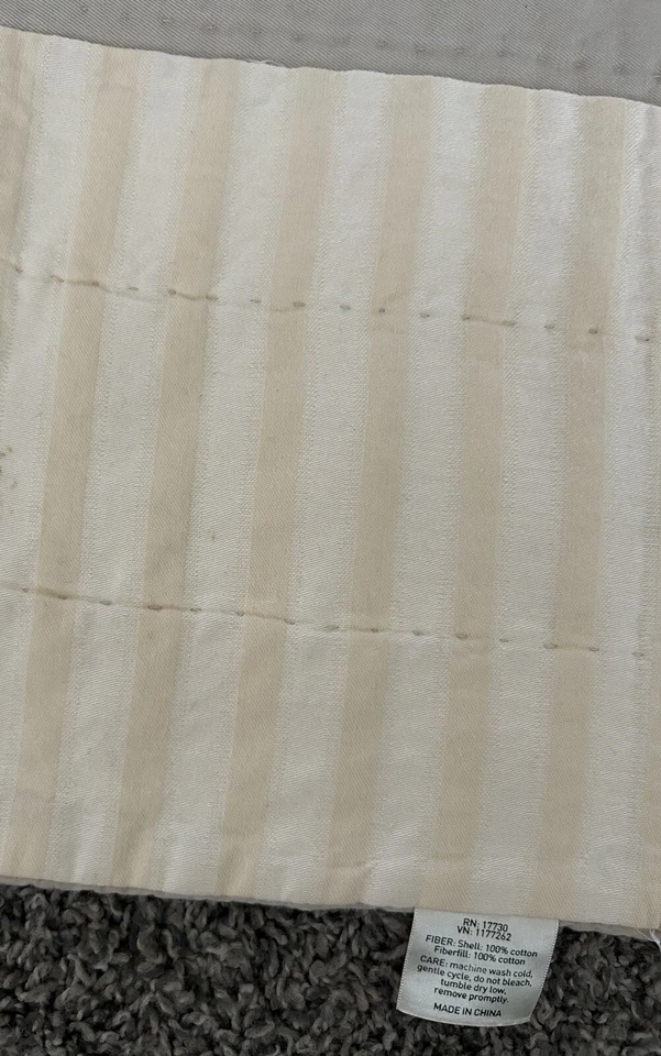 Woolwrich Twin Quilted  Patchwork Comforter Red Beige 86 x 61” - Image 2 of 4