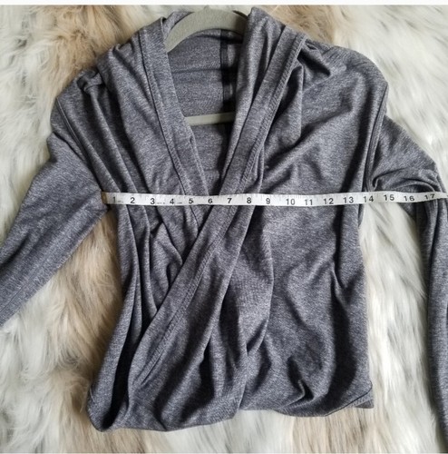 Ivivva Four Count Shrug Wrap Heather Gray Girl's Size 12 - Picture 6 of 11