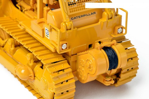 Caterpillar D8K Dozer w/ ROPS, Winch & A Blade - 1/48 - CCM - Diecast - 2019 - Picture 4 of 6