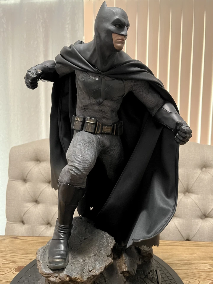 Figura Sideshow Batman Formato Premium - Amanecer de la Justicia Foto 2 de 4