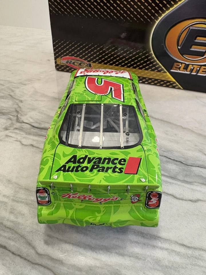 Terry Labonte 2000 The Grinch Kelloggs ELITE Nascar 1/24 Diecast Action #5 - Image 4 of 4