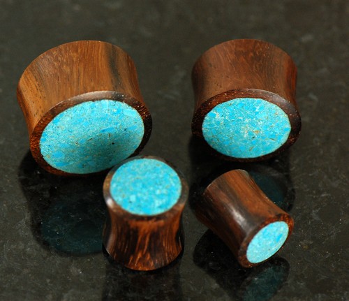 Pair Crushed Turquoise Stone Set In Organic Wood Saddle Ear Plugs Fr 2G ~ 1" - Picture 3 of 3