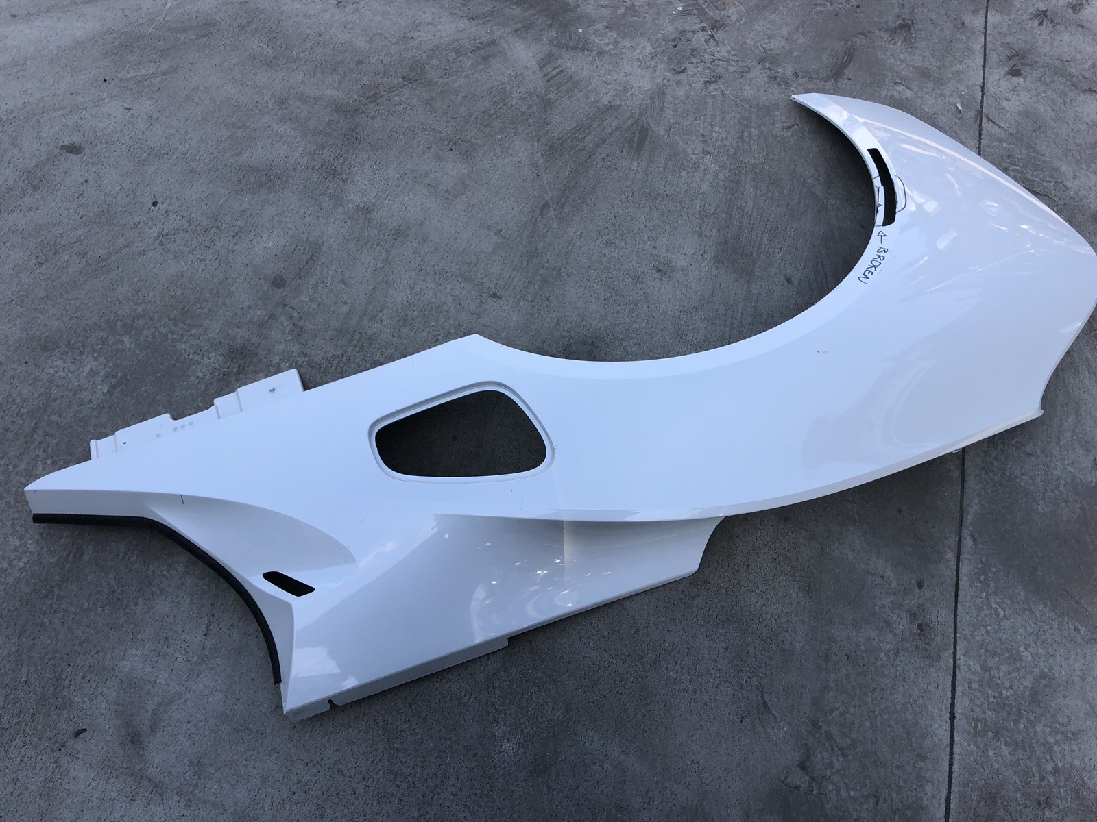 2015 2016 2017 2018 BMW i8 I8 RH RIGHT QUATER PANEL//BED SIDE OEM USED