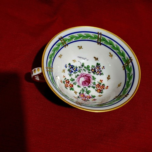 RARE Decor Main Limoges Tea Cup Gold trim signed Artist R. Brisson Handpaint 5"D - Picture 3 of 12