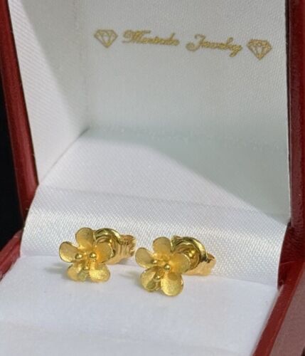 24k Solid Gold Stud 3D Flower Shiny Lady Earrings, 2.49 Grams. - Picture 2 of 5