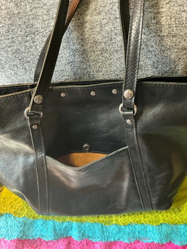 Bolso de Mano Patricia Nash Benvenutlo Cuero Italiano Negro Tachonado Doble Giro Bloqueo - Imagen 4 de 11