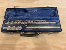 B044 PRELUDE By CONN-SELMER FL-711 FLUTE w/CASE