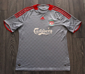 Liverpool Especial Camiseta de Fútbol 2009. Sponsored by Carlsberg