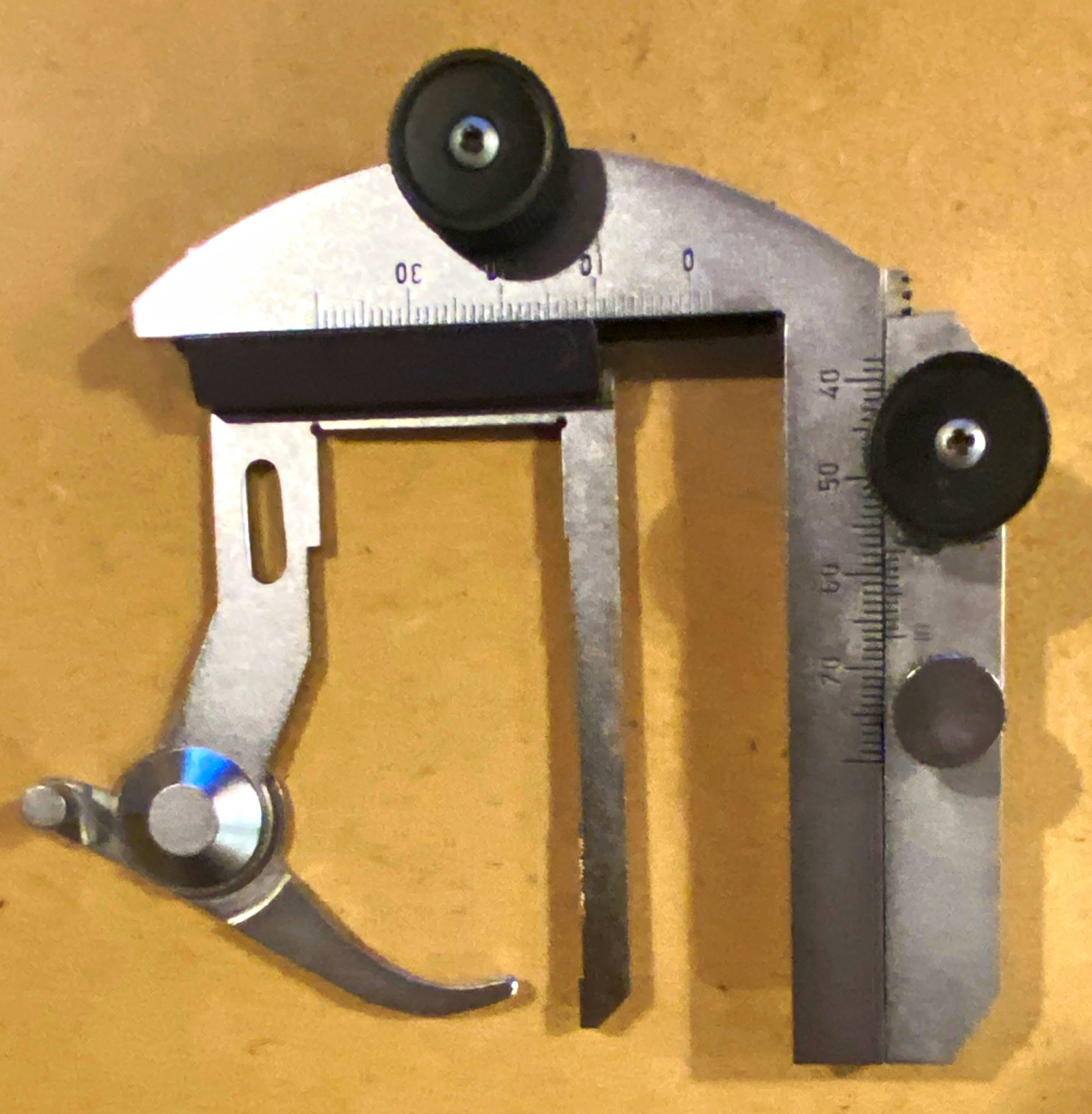 XY stage for polarizing microscope