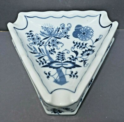 BLUE DANUBE JAPAN   ASCHENBECHER Zwiebelmuster dreieckig Blue Onion Ashtray TOP