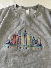 Women s New York City Skyline Sweatshirt -Size Medium