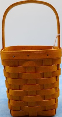 Longaberger 1995 Medium Peg Basket 11070 w Protector Card 5x5